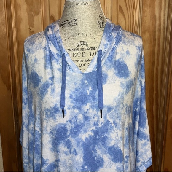 Koolaburra by Ugg Blue Terry Tie Dye Poncho Tunic Women’s Size Medium/Large - Picture 2 of 11
